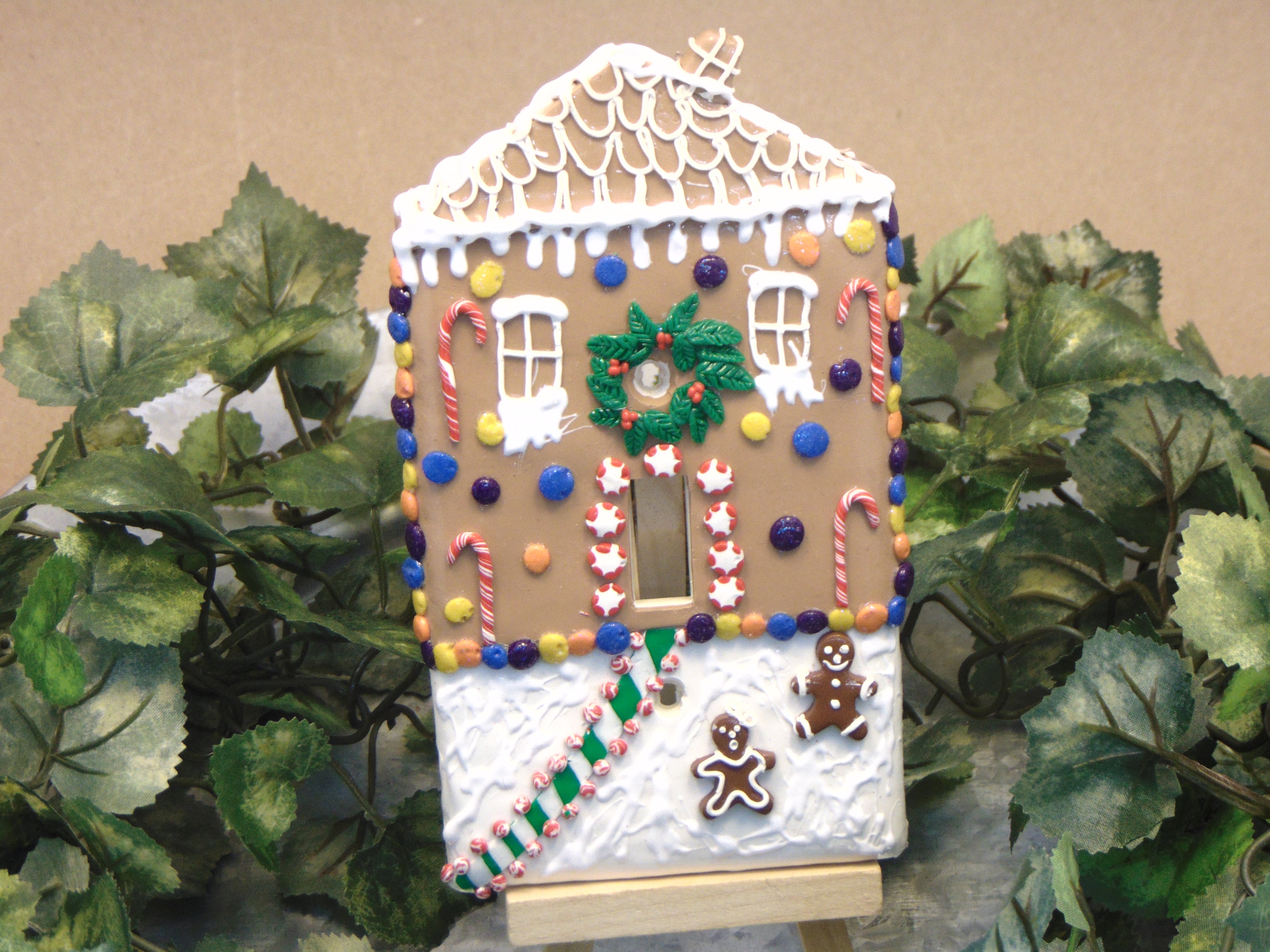 CAS-15  Ginger Bread House