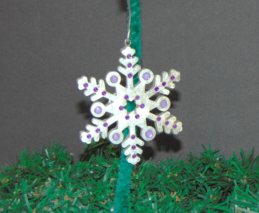 EO-18 White & Purple Snowflake