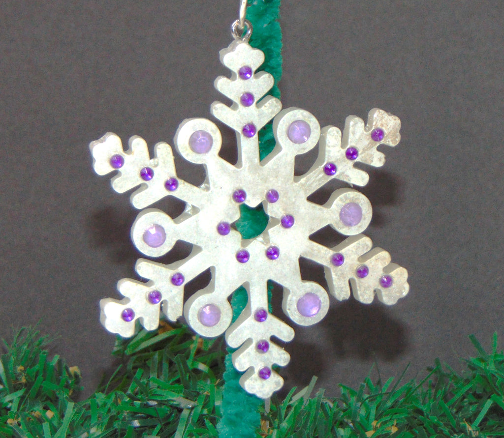 EO-18 White & Purple Snowflake