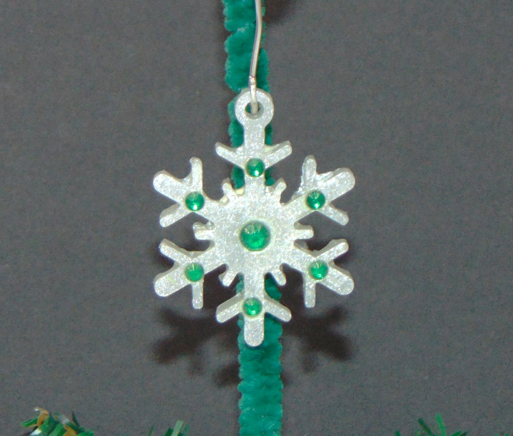 EO-23   White & Green Snowflake