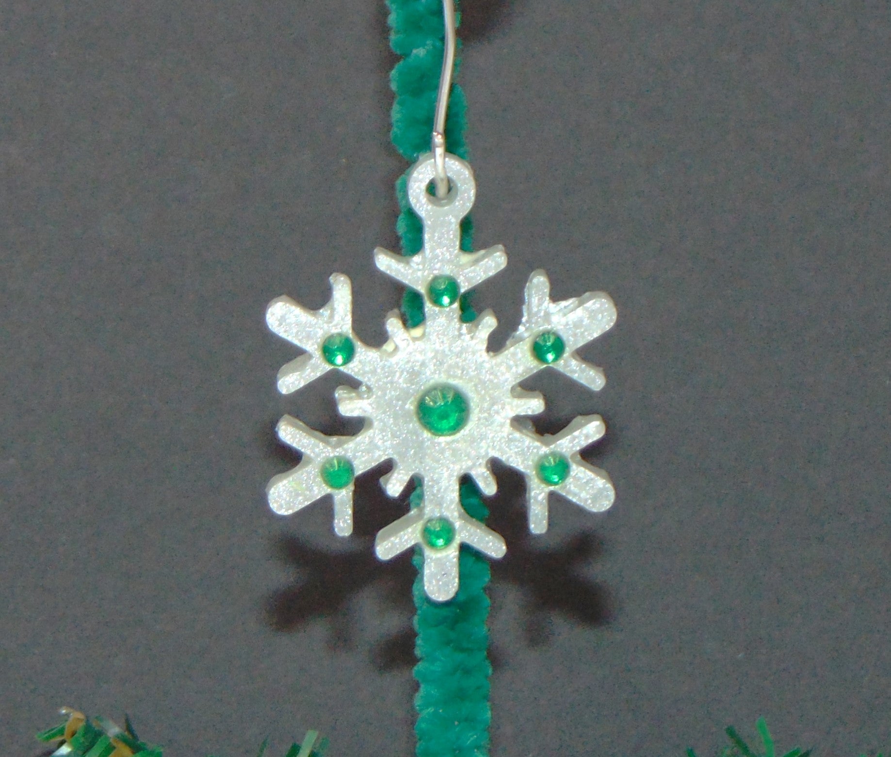 EO-23   White & Green Snowflake