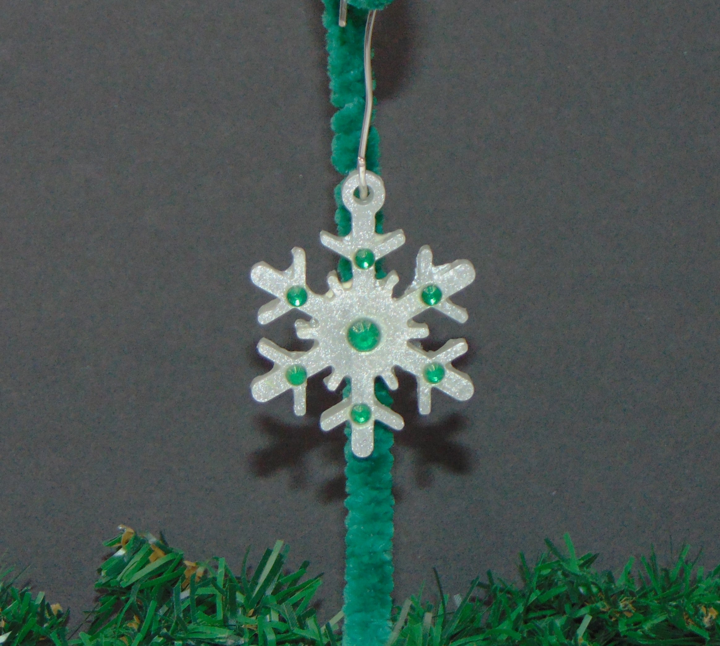 EO-23   White & Green Snowflake